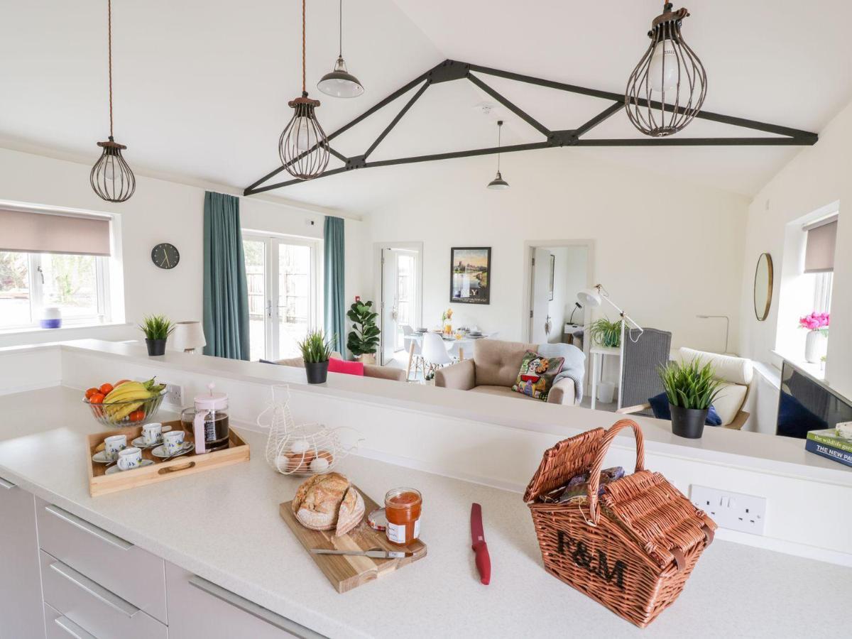 Oak Cottage At Gravel Farm Stretham Экстерьер фото